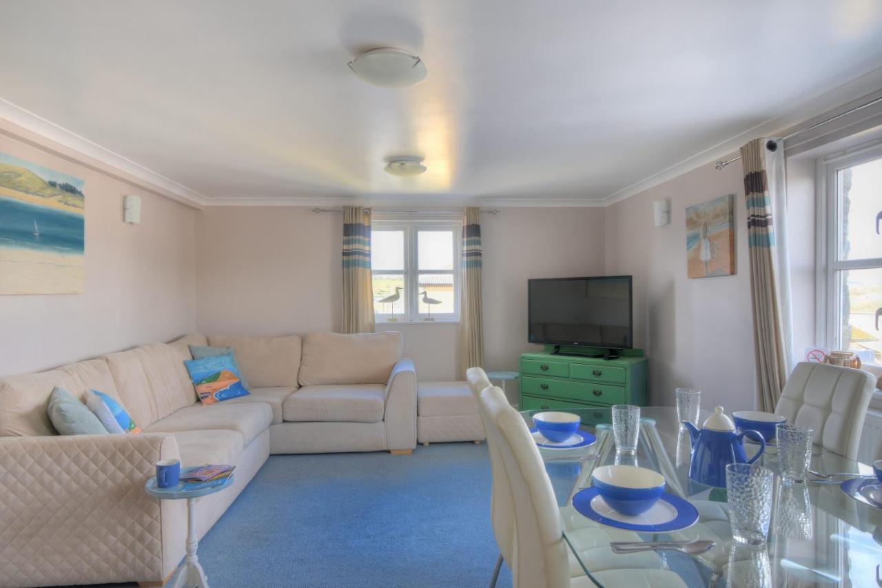 Apartment 9 Maritime House *